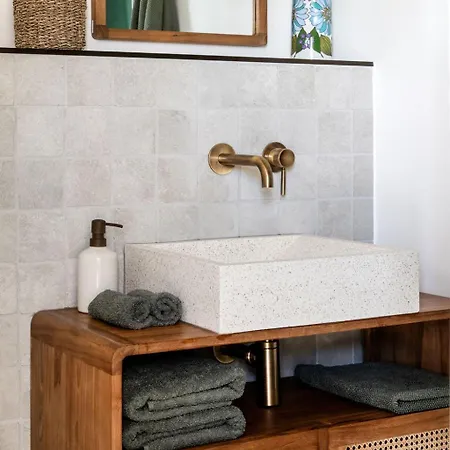 Koevirigo Csaladi Birtok * Gyulakeszi