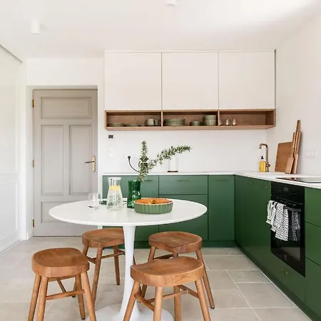 Koevirigo Csaladi Birtok Villa Gyulakeszi