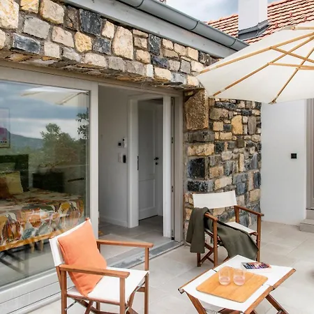 Koevirigo Csaladi Birtok Villa *