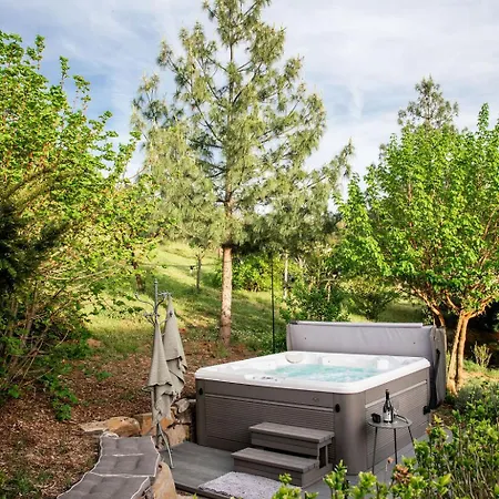 Villa Koevirigo Csaladi Birtok Gyulakeszi