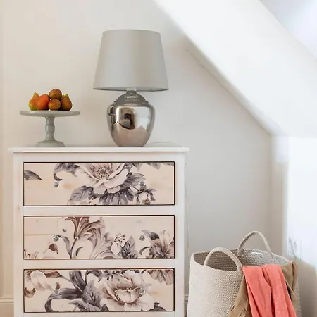 Koevirigo Csaladi Birtok Villa Gyulakeszi