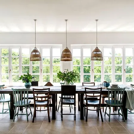 Koevirigo Csaladi Birtok Villa Gyulakeszi