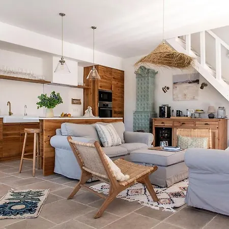 Koevirigo Csaladi Birtok Villa *