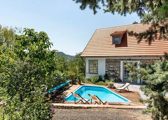 Koevirigo Csaladi Birtok *