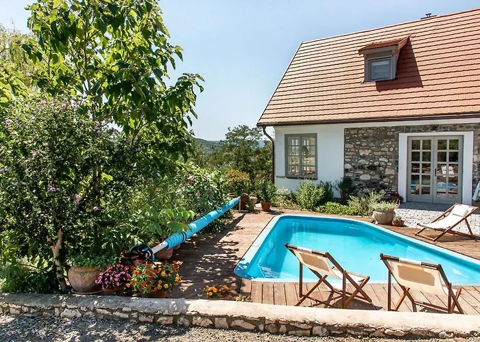 Koevirigo Csaladi Birtok Gyulakeszi