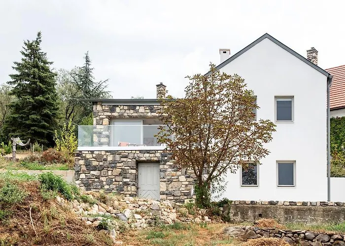 Koevirigo Csaladi Birtok *